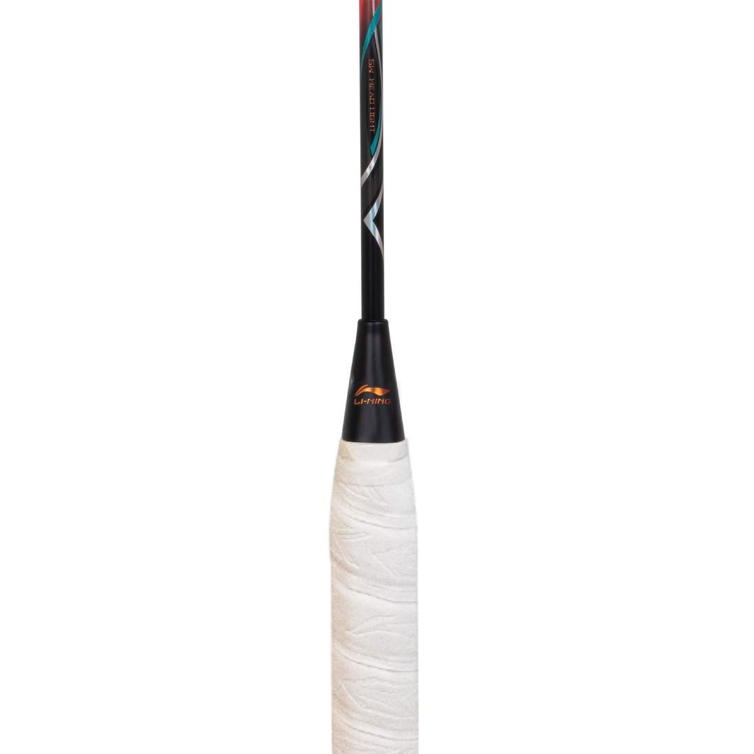 Close up of Li-ning BladeX 800 3U Badminton racket grip