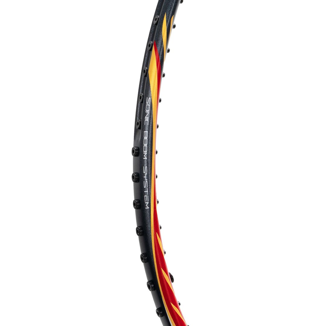 Close up of Li-ning BladeX 200R Badminton racket head